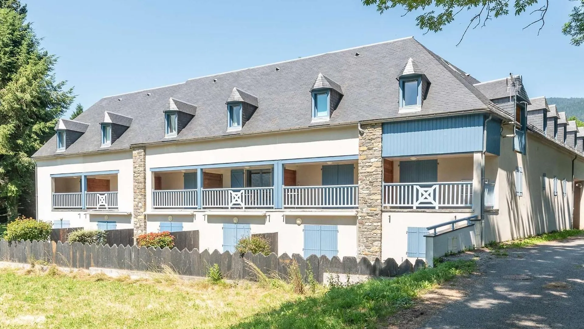 דירה Bourisp Appartement Duplex 6 Pers. Avec Balcon, Parking Prive Et Casier A Skis, A 2 Min De Saint-Lary-Soulan - Fr-1-296-358